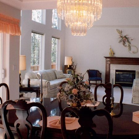 פוסט פולס River Cove Elegant Waterfront Bed & Breakfast מראה חיצוני תמונה