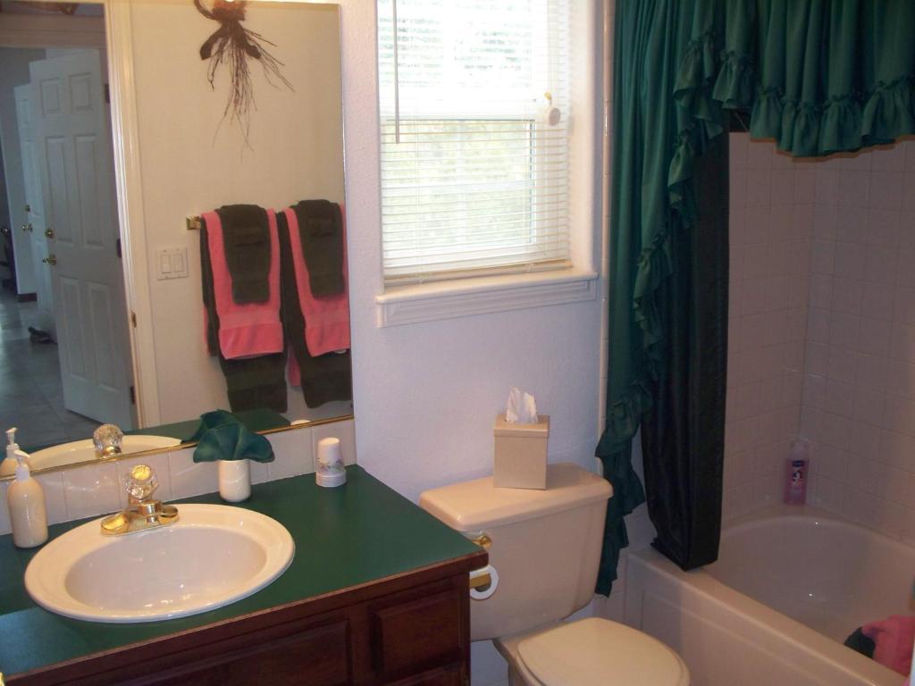 פוסט פולס River Cove Elegant Waterfront Bed & Breakfast חדר תמונה