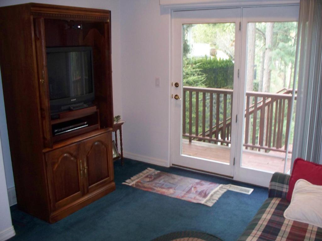 פוסט פולס River Cove Elegant Waterfront Bed & Breakfast חדר תמונה