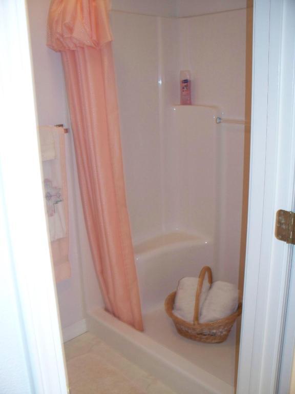 פוסט פולס River Cove Elegant Waterfront Bed & Breakfast חדר תמונה